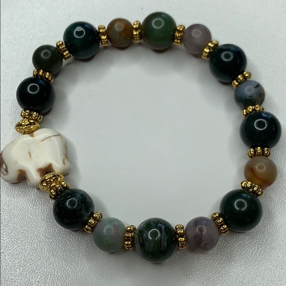 Set of 3 beaded bracelets w/ elephant focal (b03) - Picture 5 of 5